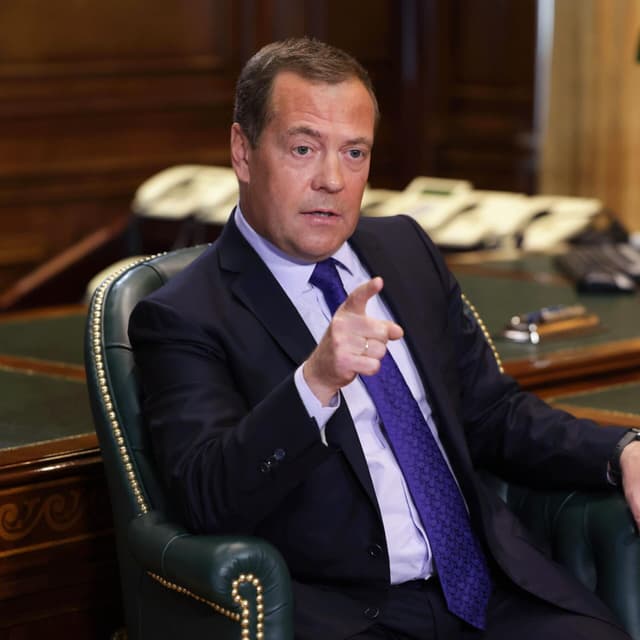 Медведев 4 Дмитрий Анатольевич